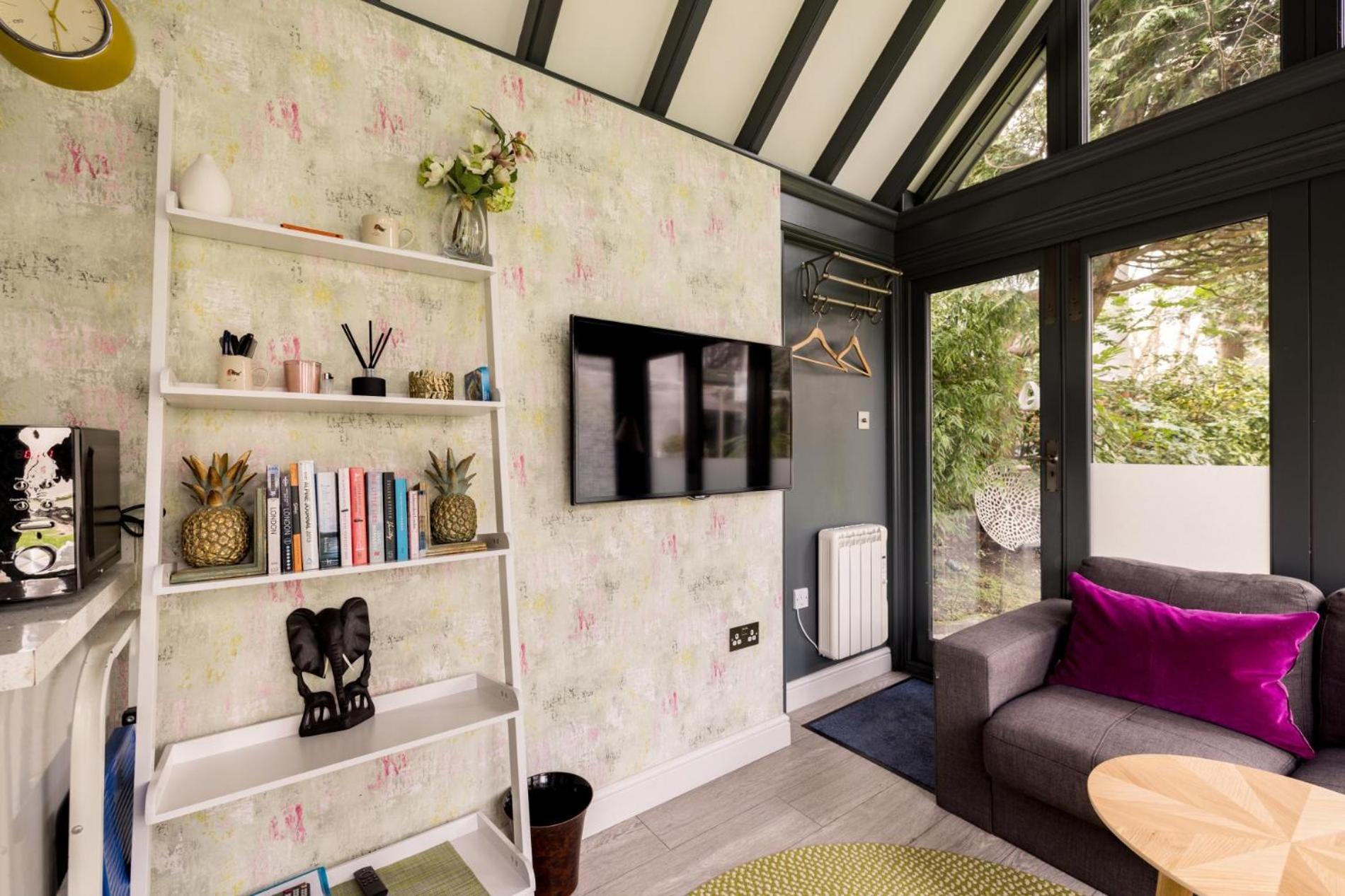 Apartment The Garden Poem, 1 Bedroom Near Wimbledon