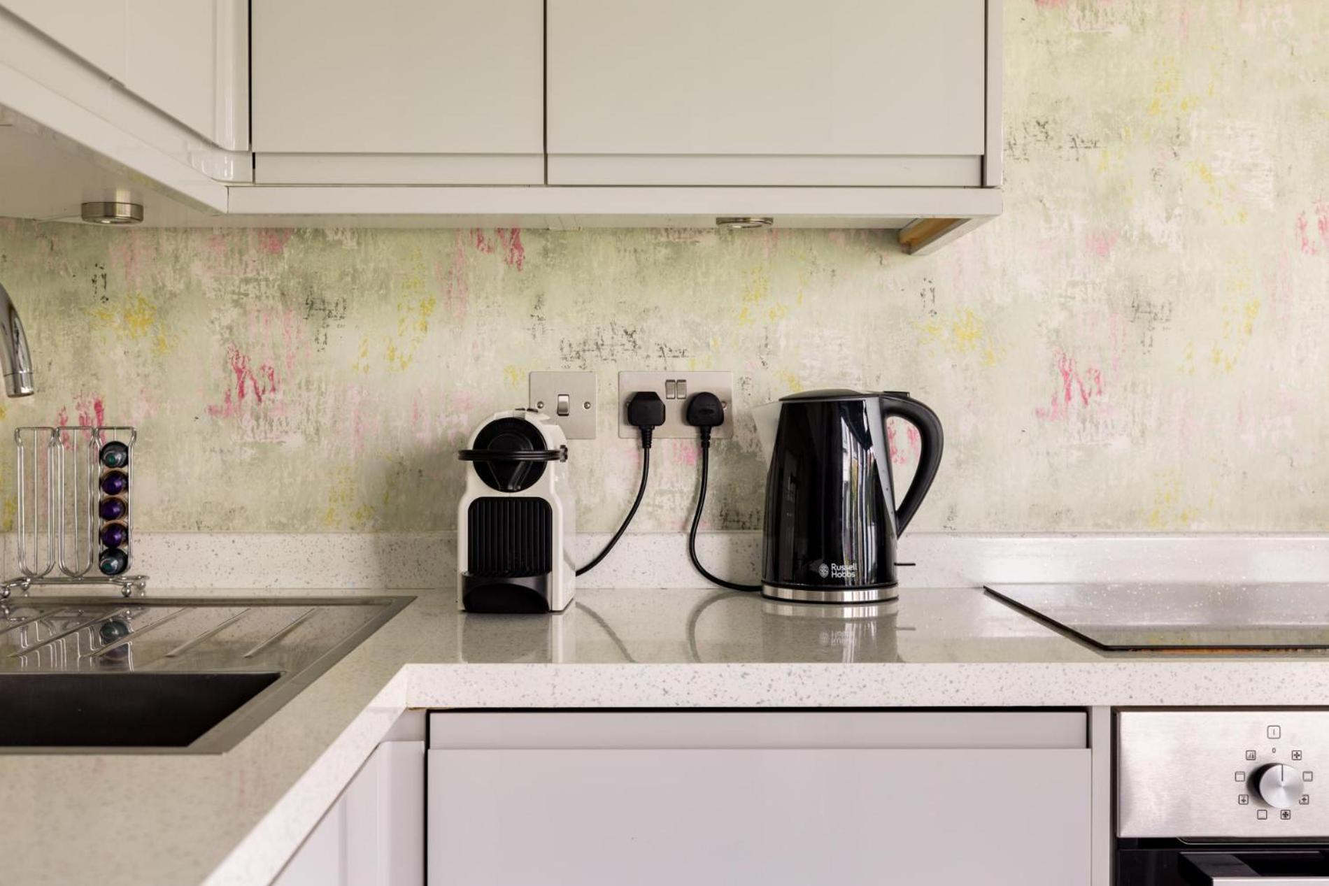 The Garden Poem, 1 Bedroom Near Wimbledon Appartamento Londra
