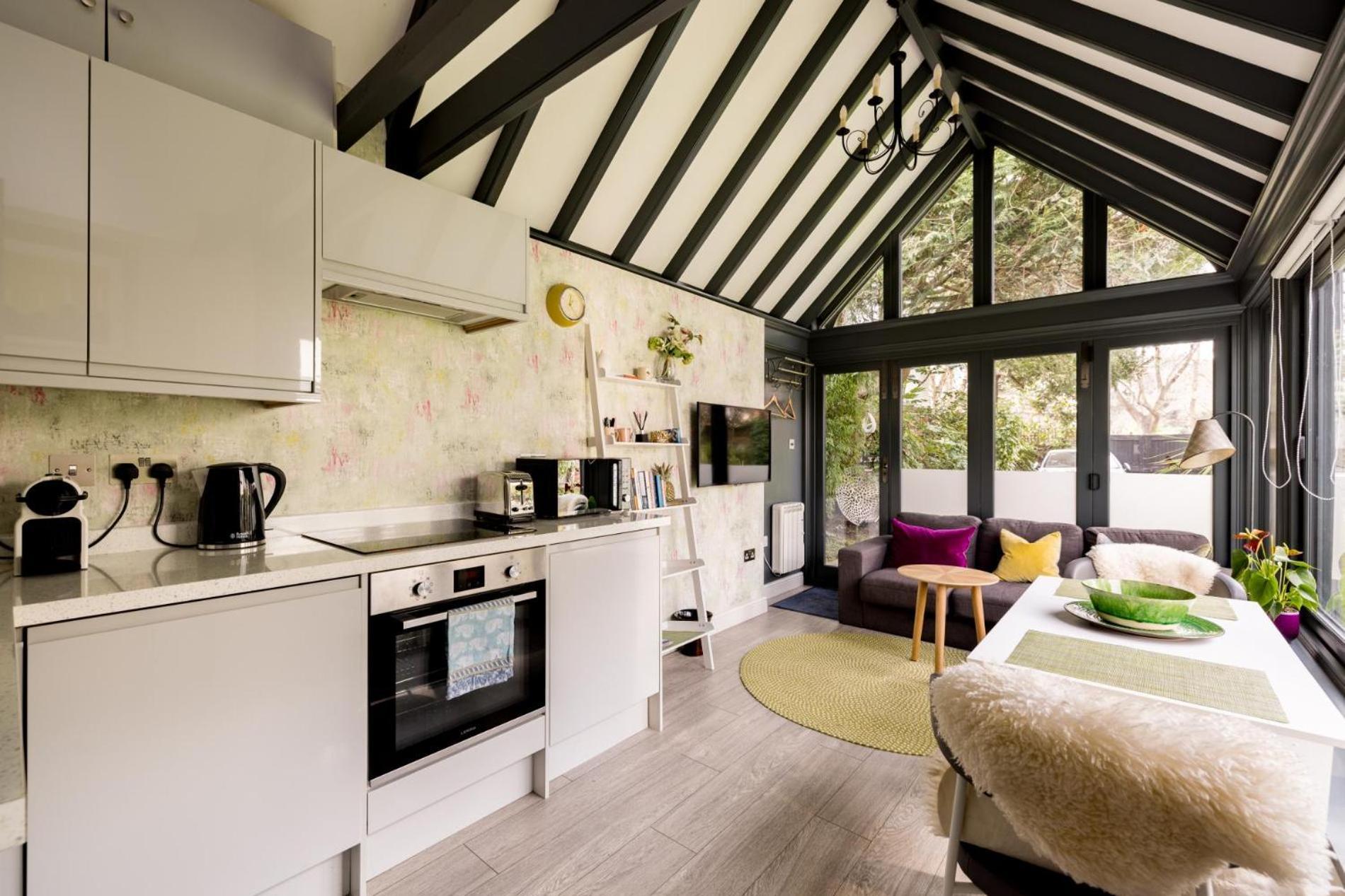 The Garden Poem, 1 Bedroom Near Wimbledon Appartamento Londra