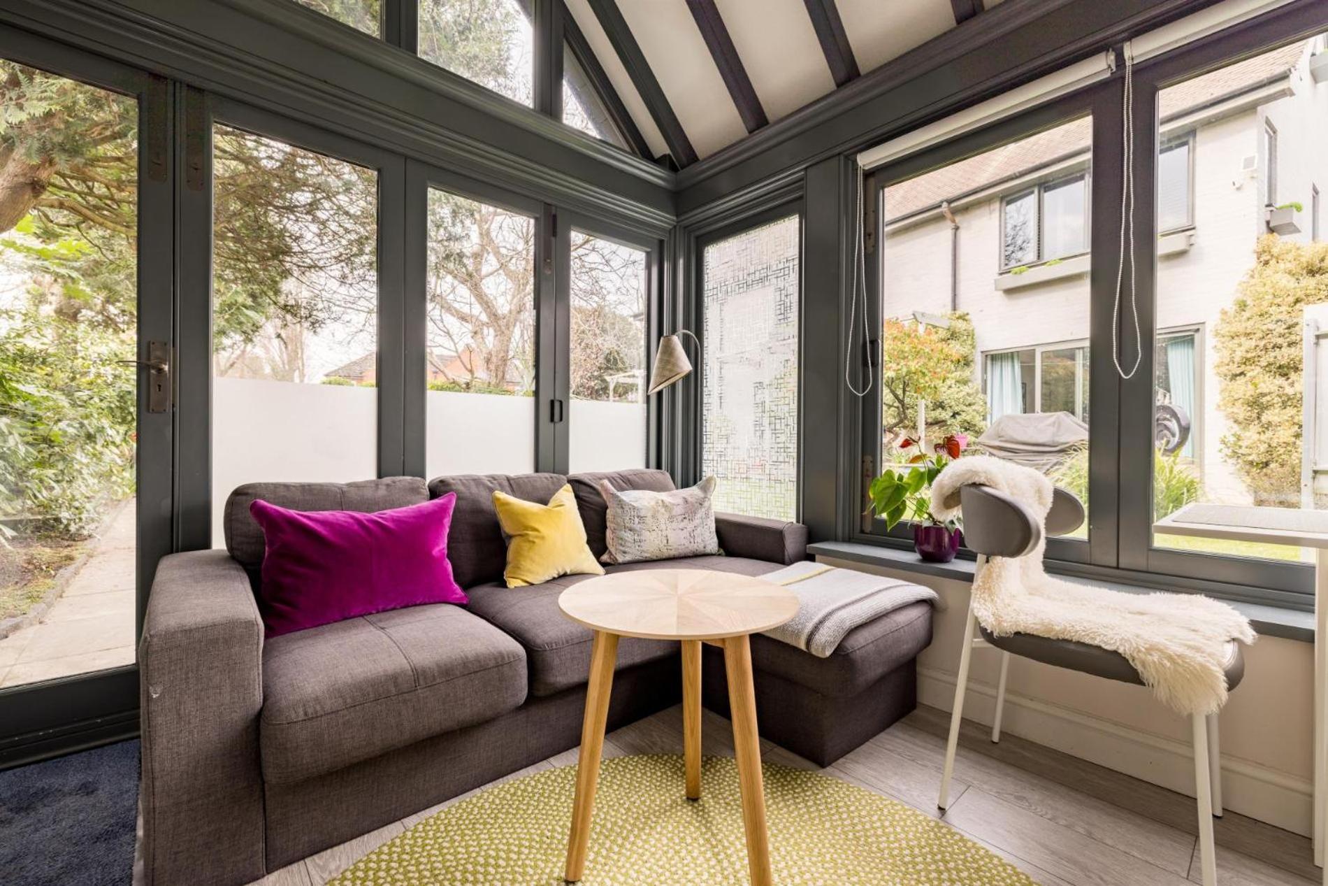 The Garden Poem, 1 Bedroom Near Wimbledon *